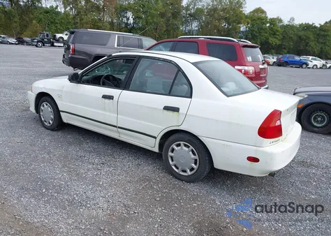 2001 Mitsubishi Mirage Es z USA, uszkodzony, nr VIN JA3AY26C11U038582